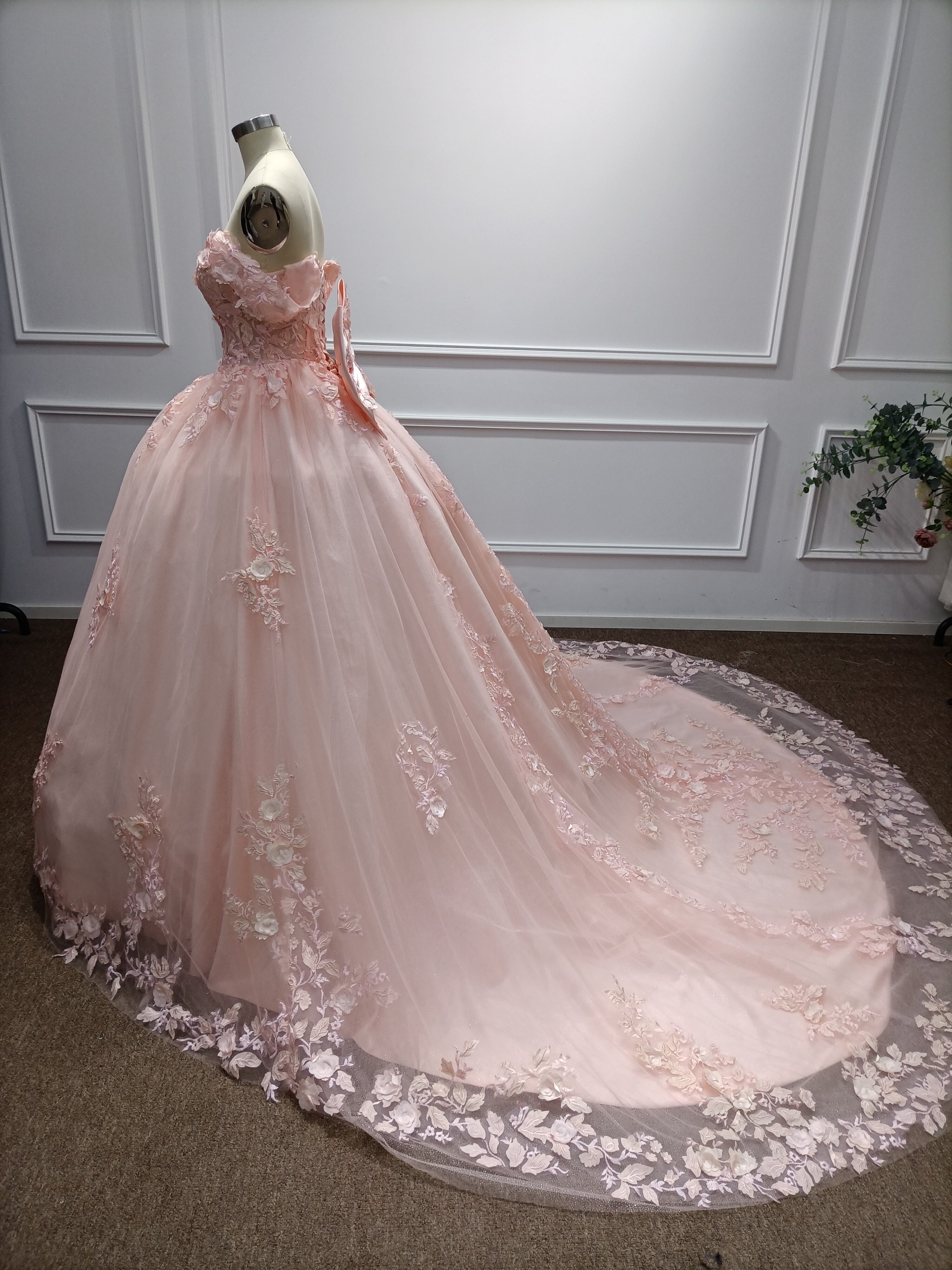 Dressystars Pink Quinceanera Dress Lace Appliques Ball Gown Off the Shoulder Sweet 16 Dress