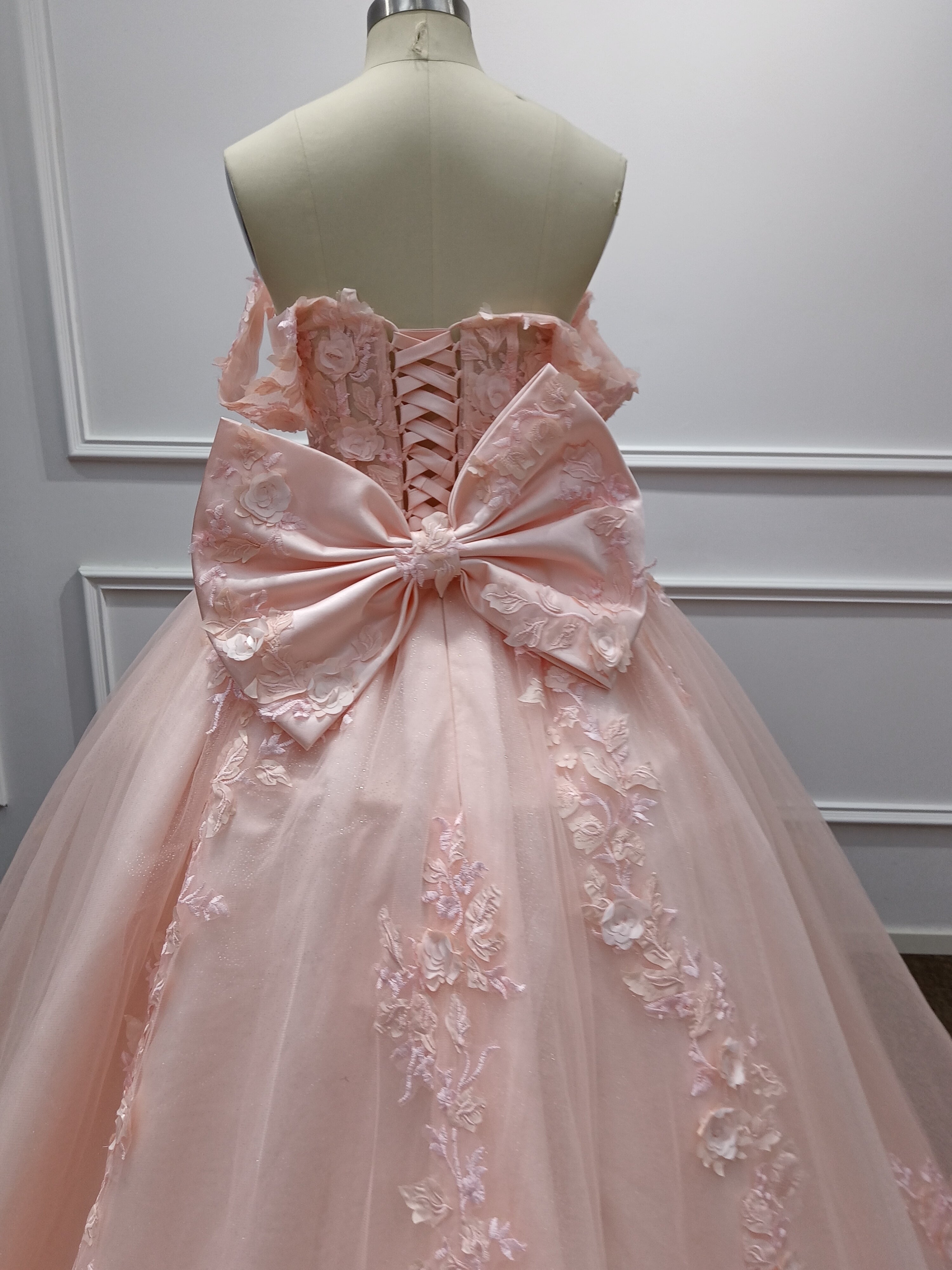 Dressystars Pink Quinceanera Dress Lace Appliques Ball Gown Off the Shoulder Sweet 16 Dress