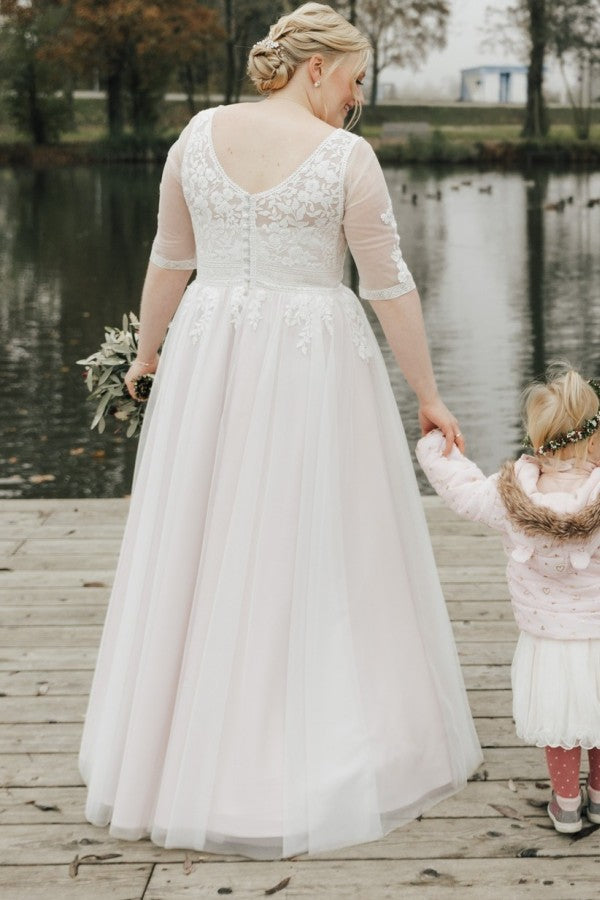 Dressystars Plus Size Beach Wedding Dress Half Sleeve A Line Lace Bridal Gown