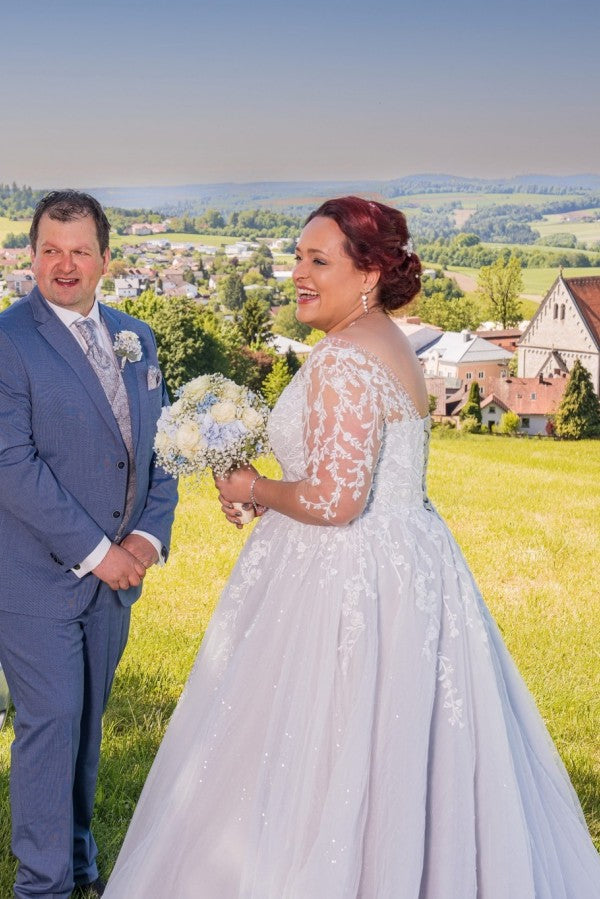 Dressystars Plus Size Wedding Dress 3/4 Sleeve A Line Tulle Bridal Gown with Lace Appliques