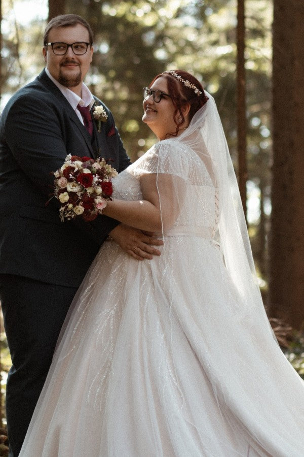 Dressystars Plus Size Wedding Dress V Neck Sparkly Cap Sleeve A Line Bridal Gown