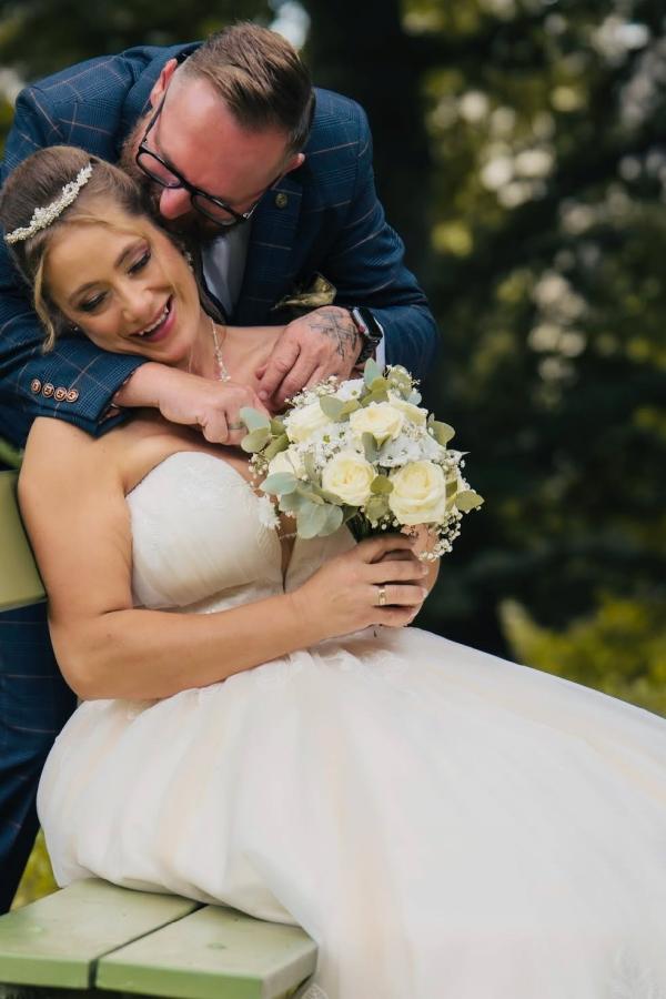 Dressystars Plus Size Wedding Dresses Sweetheart Neck A Line Bridal Gowns with Lace Appliques