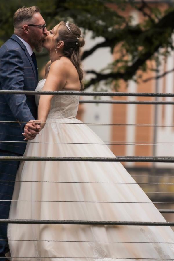 Dressystars Plus Size Wedding Dresses Sweetheart Neck A Line Bridal Gowns with Lace Appliques