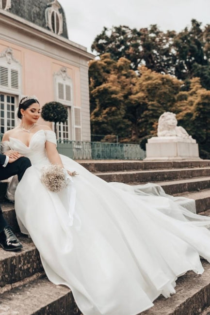 Dressystars Princess White Wedding Dress Off The Shoulder A Line V Neck Organza Satin Bridal Gown