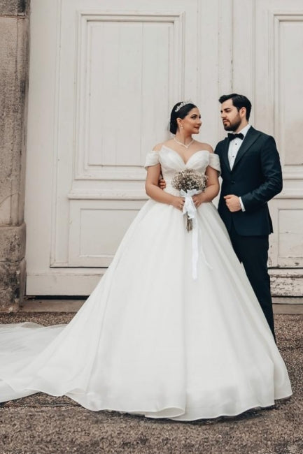 Dressystars Princess White Wedding Dress Off The Shoulder A Line V Neck Organza Satin Bridal Gown