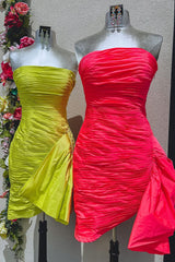 Dressystars Red Homecoming Dress Strapless Ruched Tight Short Prom Dress with Ruffles