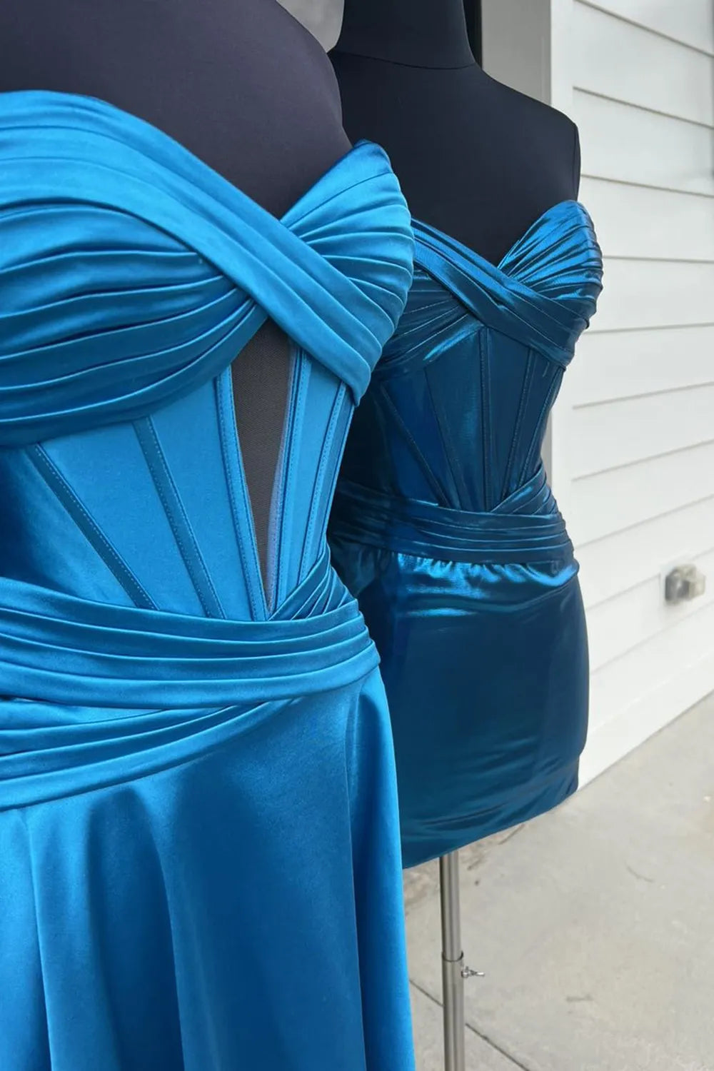 Dressystars Royal Blue Homecoming Dress A Line Strapless Corset Short Prom Dress with keyhole