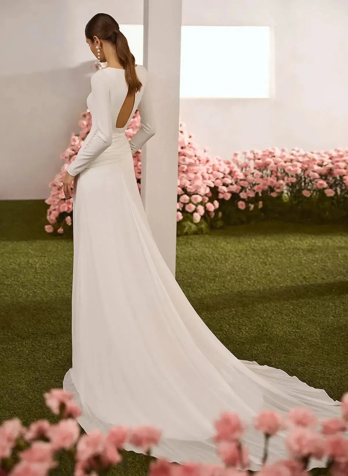 Dressystars Sheath Column Square Neckline Long Sleeves Chapel Train Crepe Satin Wedding Dress