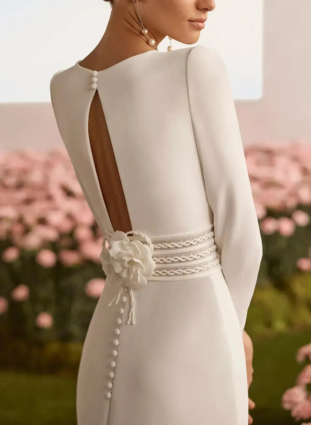 Dressystars Sheath Column Square Neckline Long Sleeves Chapel Train Elastic Satin Wedding Dress