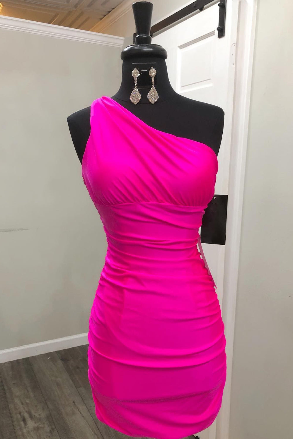 Dressystars Simple Fuchsia Homecoming Dress One Shoulder Satin Tight Short Prom Dress