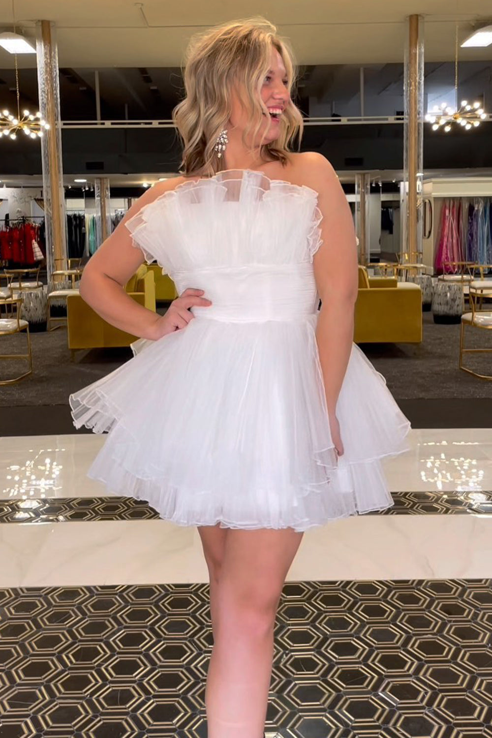 Dressystars Simple Homecoming Dress Strapless Tiered Tulle A-Line Short Prom Dress
