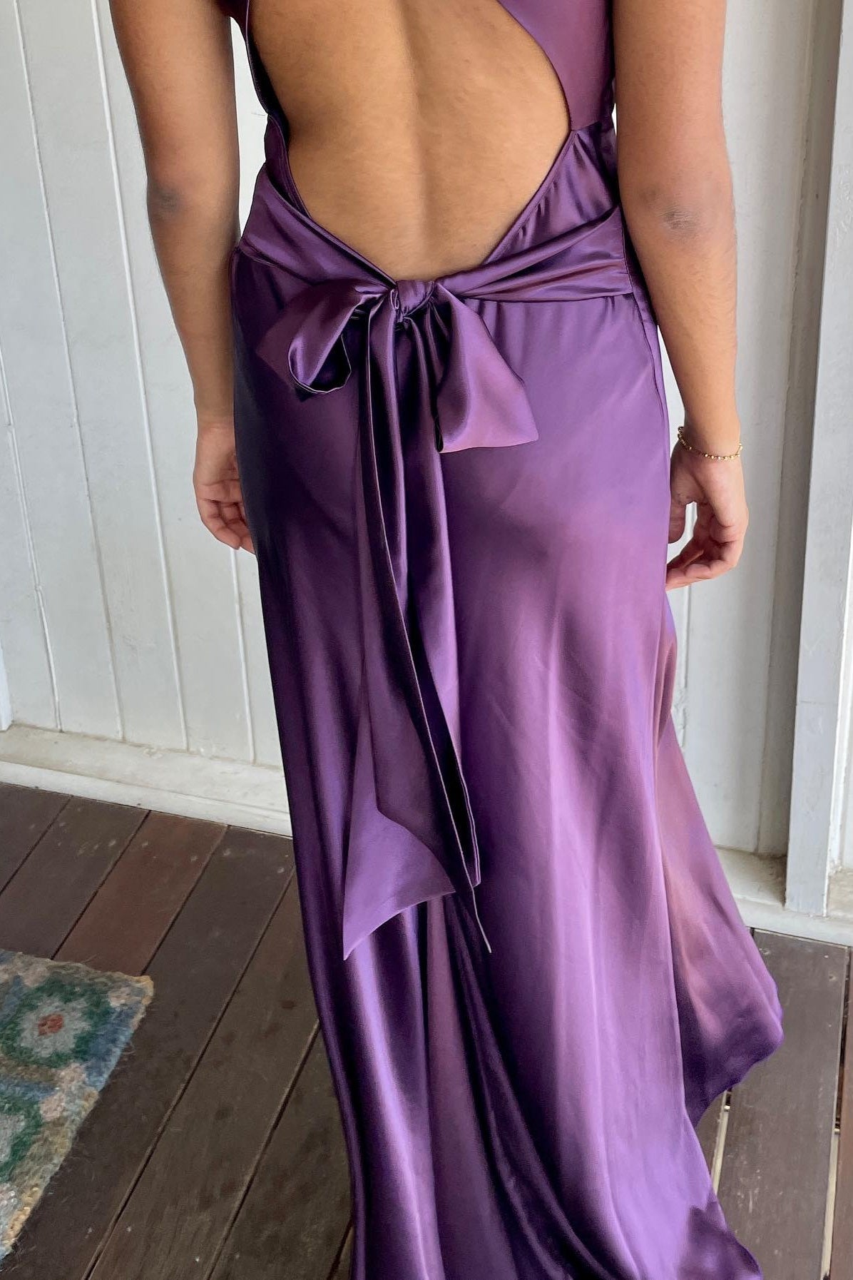 Dressystars Stylish Sheath V Neck Green Long Party Dress With Open Back Bowknot Formal Evening Gown