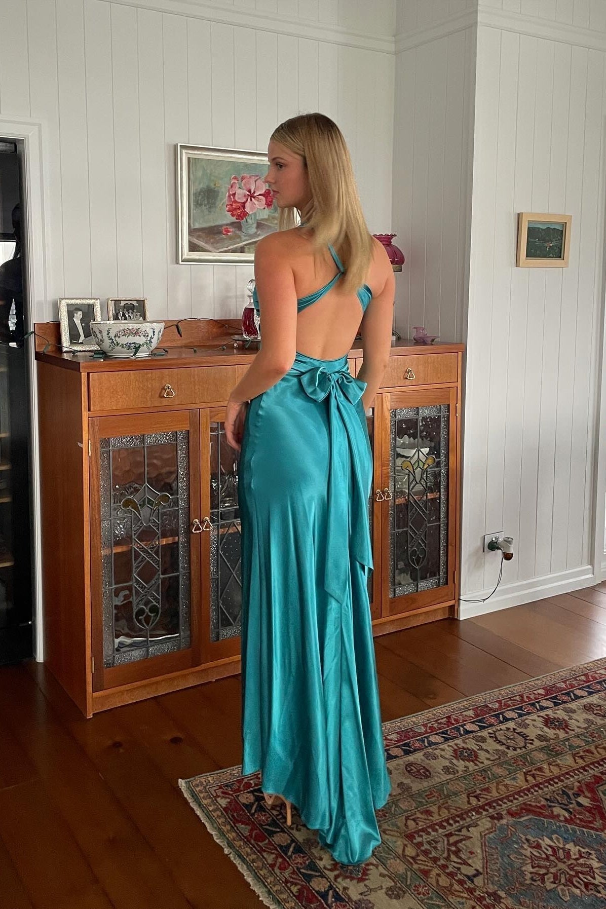 Dressystars Stylish Sheath V Neck Green Long Party Dress With Open Back Bowknot Formal Evening Gown