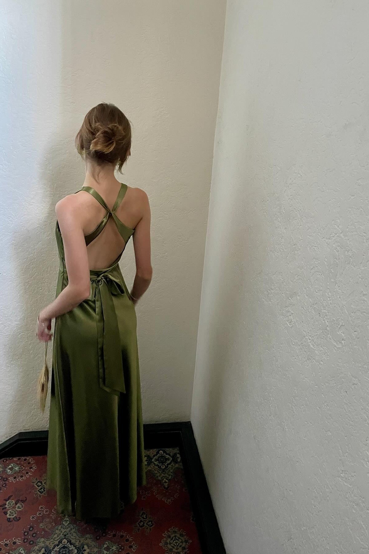 Dressystars Stylish Sheath V Neck Green Long Party Dress With Open Back Bowknot Formal Evening Gown