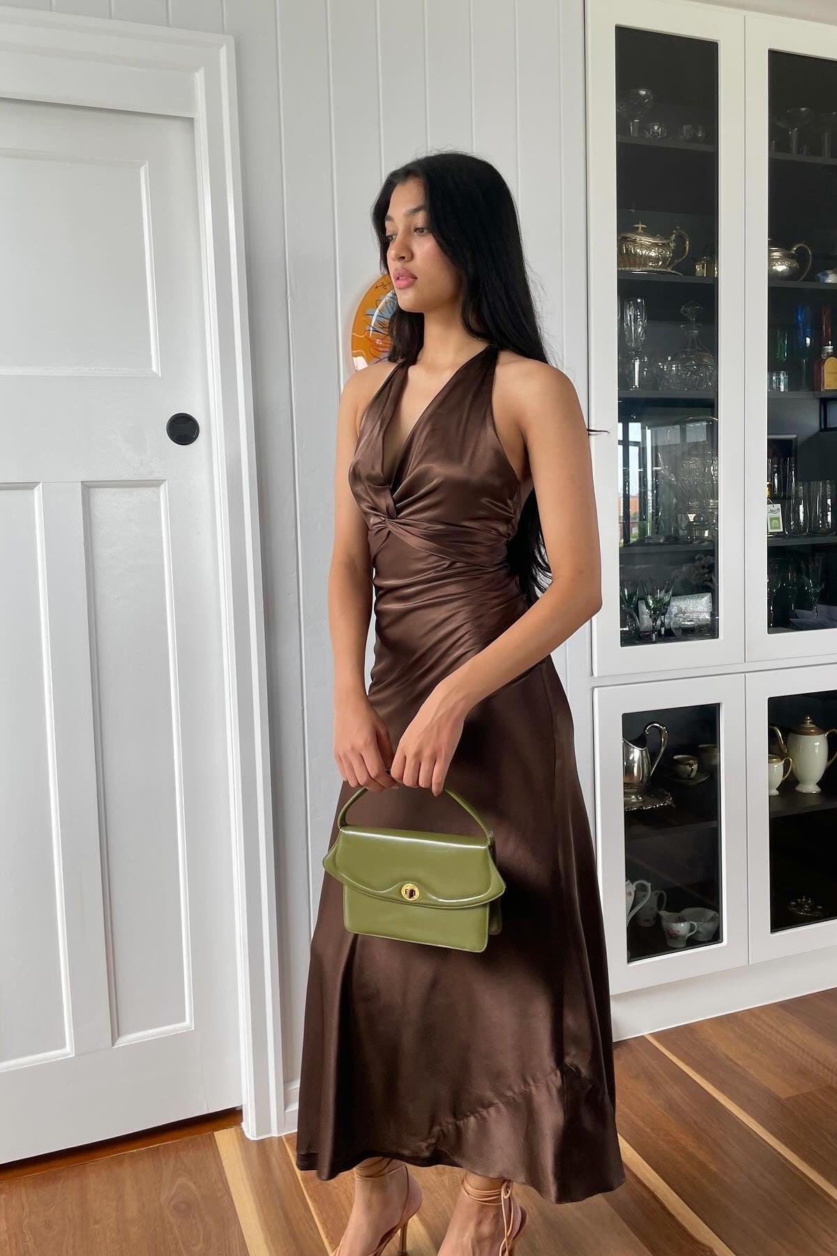 Dressystars Stylish Sheath V Neck Green Long Party Dress With Open Back Bowknot Formal Evening Gown
