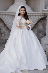 Dressystars Sweetheart Lace Wedding Dress Ball Gown Satin Bridal Gown With Appliques