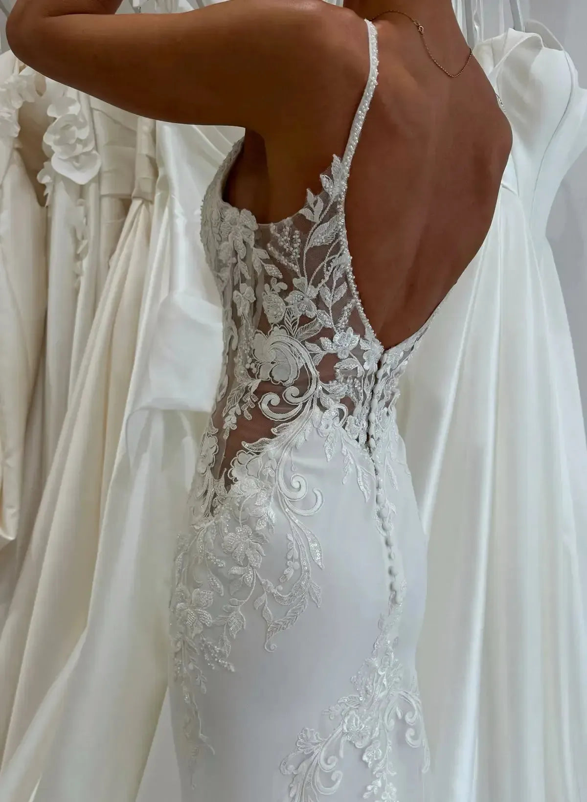 Dressystars Trumpet Mermaid Plunge Neck Sleeveless Court Train Elastic Satin Wedding Dress with Appliques