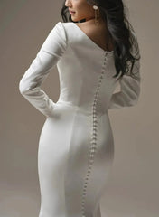 Dressystars Trumpet Mermaid Scoop Neck Long Sleeves Court Train Crepe Satin Wedding Dress with Beading