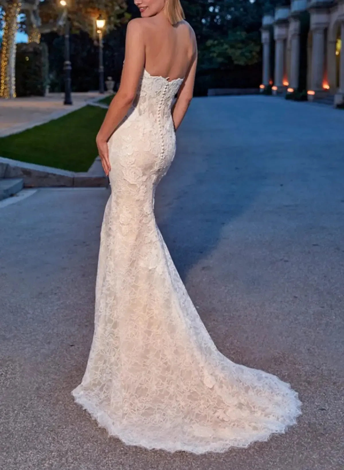 Dressystars Trumpet Mermaid Strapless Sleeveless Court Train Lace Tulle Wedding Dress with Appliques