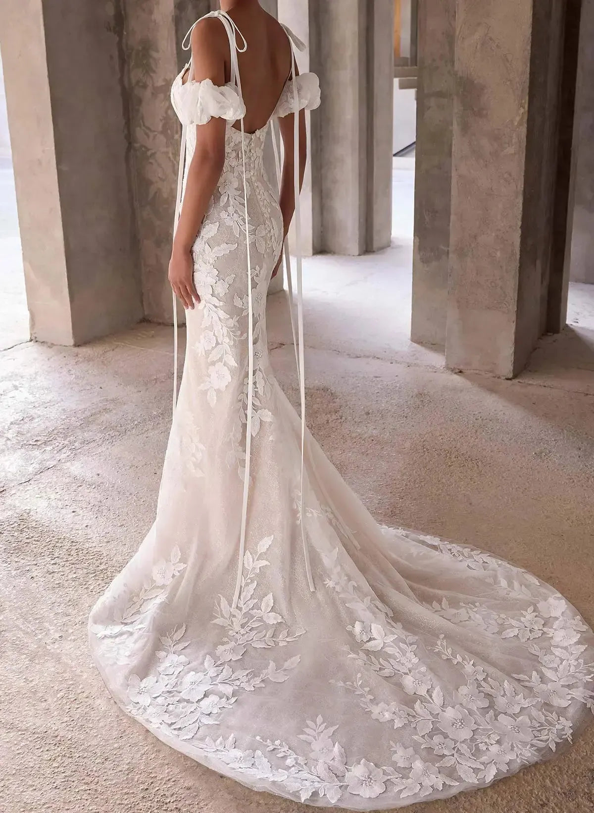 Dressystars Trumpet Mermaid Sweetheart Court Train Lace Tulle Wedding Dress with Appliques