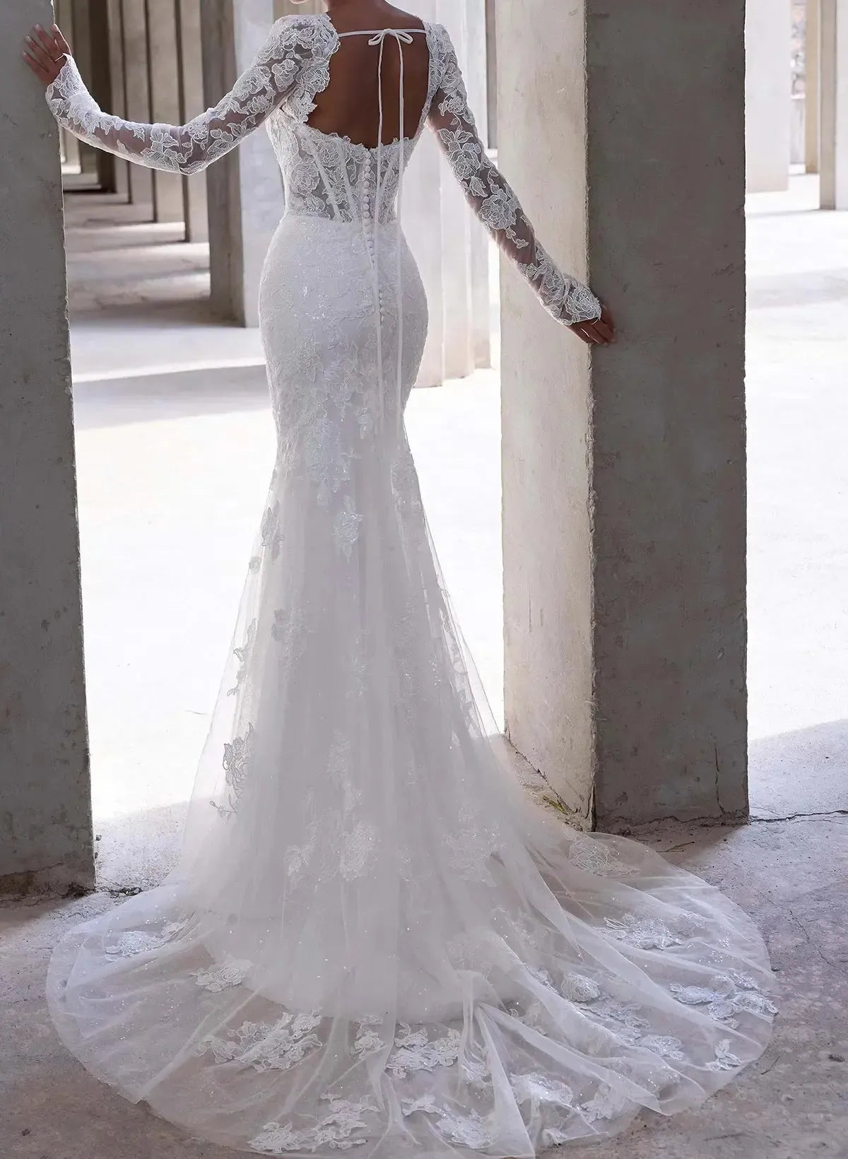 Dressystars Trumpet Mermaid Sweetheart Long Sleeves Court Train Elastic Satin Wedding Dress with Appliques