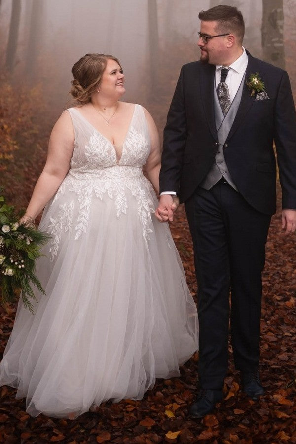 Dressystars V Neck Beach Plus Size Wedding Dress A Line Tulle Bridal Gown with Lace Appliques