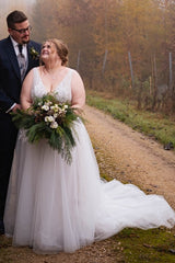 Dressystars V Neck Beach Plus Size Wedding Dress A Line Tulle Bridal Gown with Lace Appliques