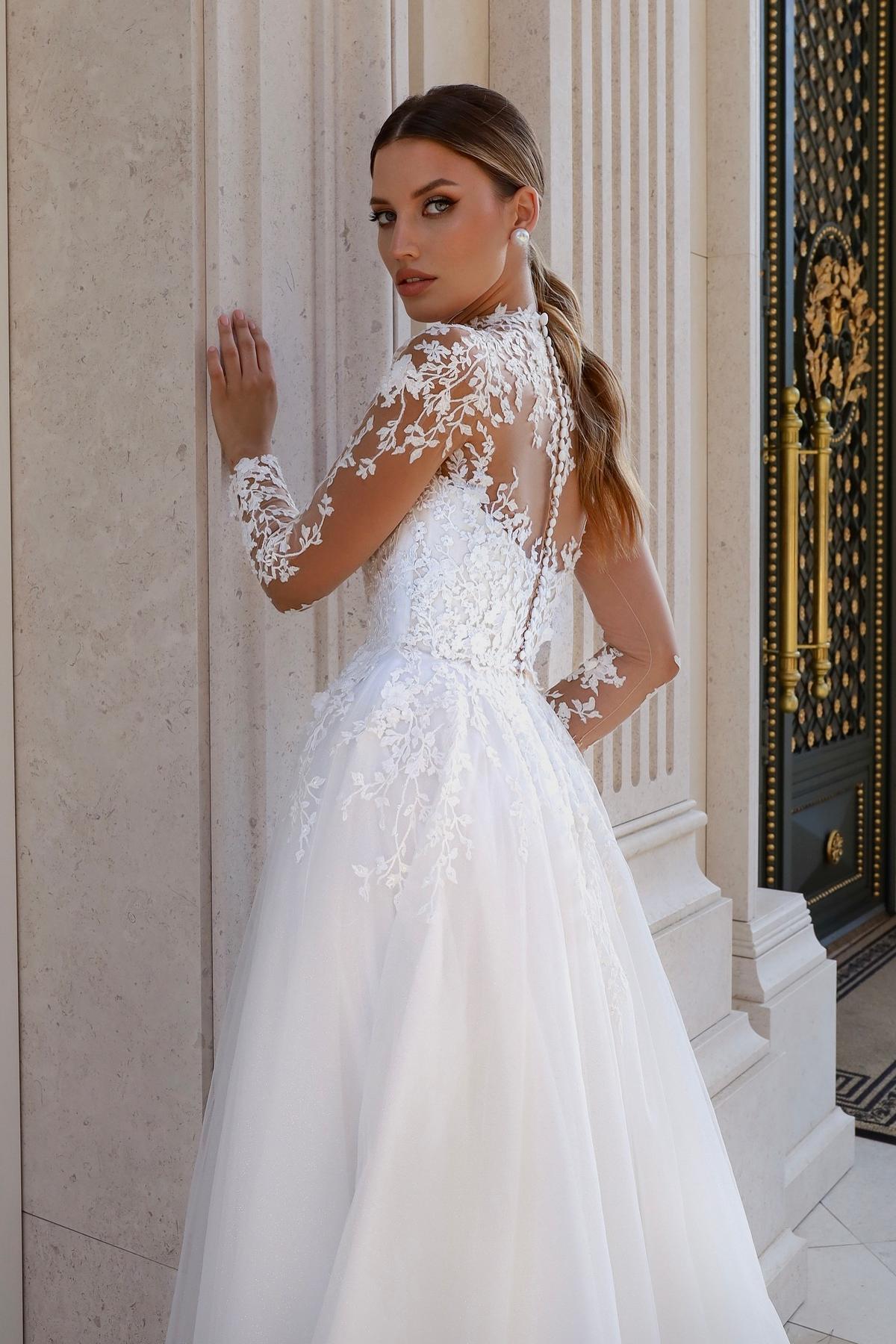 Dressystars White Wedding Dress A Line Lace High Neck Illusion Sleeves Sweep Train Tulle Bridal Gown With Appliques