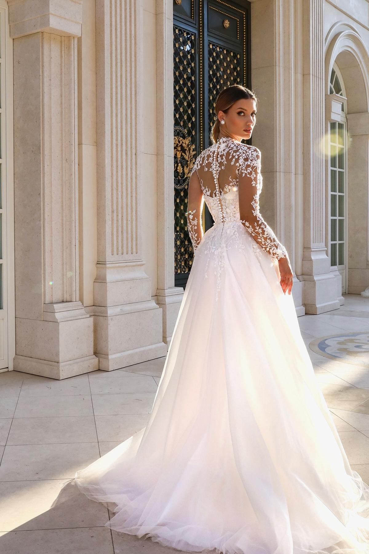 Dressystars White Wedding Dress A Line Lace High Neck Illusion Sleeves Sweep Train Tulle Bridal Gown With Appliques
