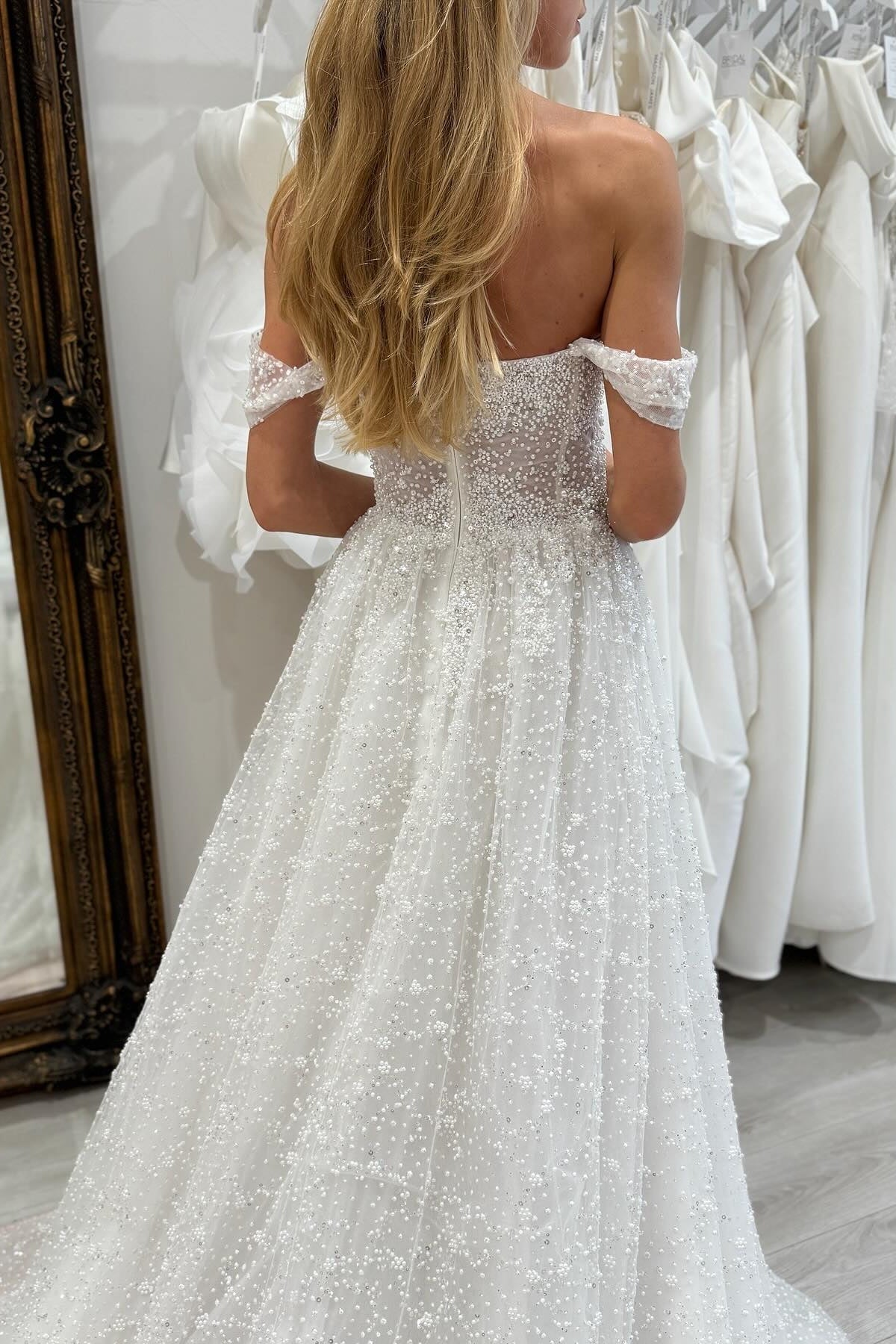 Dressystars White Wedding Dress A Line Strapless Off The Shoulder Sleeveless Beaded Tulle Bridal Gown With Pearls