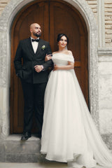 Dressystars White Wedding Dress A Line Strapless Off The Shoulder Sleeveless Chiffon Bridal Gown With Ruffles