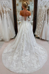 Dressystars White Wedding Dress A Line Strapless Sleeveless Cathedral Train Lace Bridal Gown With Appliques
