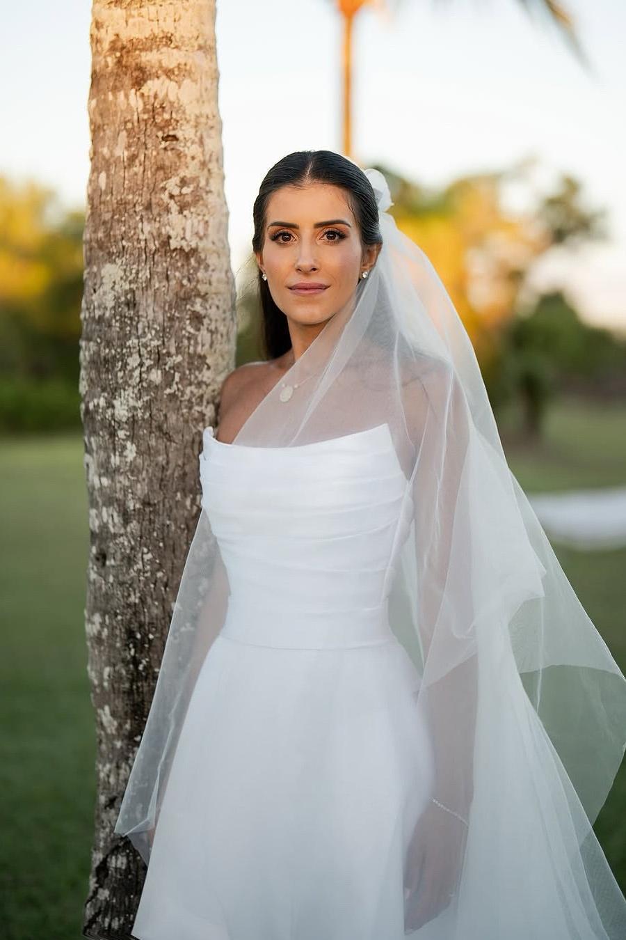Dressystars White Wedding Dress A Line Strapless Sleeveless Floor Length Satin Bridal Gown With Ruffles