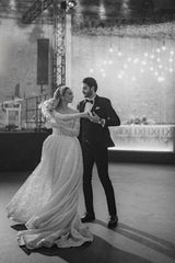 Dressystars White Wedding Dress A Line Strapless Sleeveless Sweep Train Lace Bridal Gown