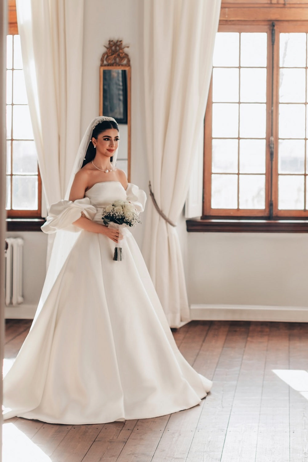 Dressystars White Wedding Dress A Line Strapless Sleeveless Sweep Train Satin Bridal Gown