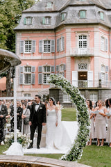 Dressystars White Wedding Dress Column Sweetheart Sleeveless Lace Beaded Bridal Gown With Detachable Train
