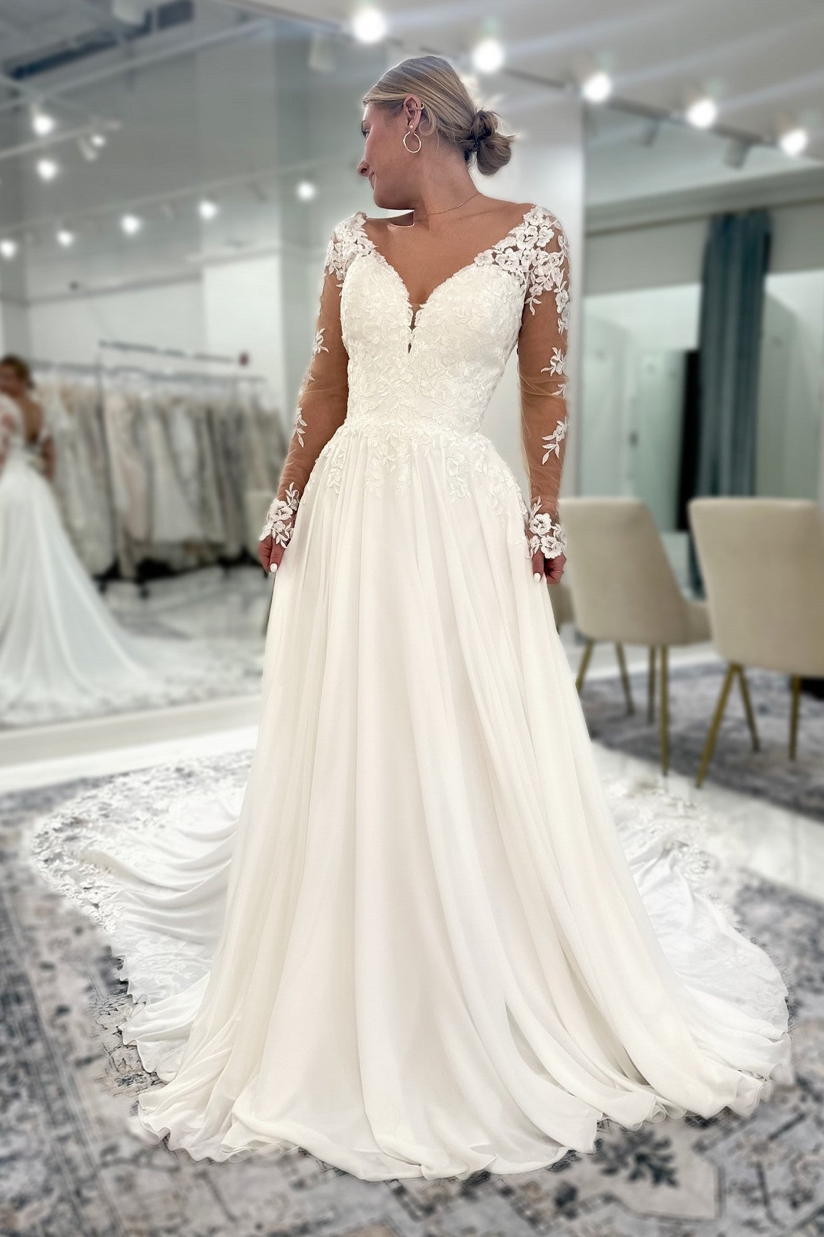 Dressystars White Wedding Dress Lace A Line V Neck Backless Sleeves Cathedral Train Chiffon Bridal Gown