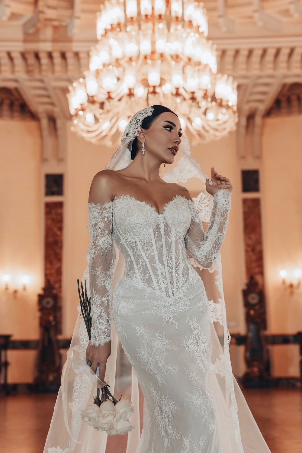 Dressystars White Wedding Dress Lace Mermaid Sweetheart Off The Shoulder Beaded Sleeves Sweep Train Bridal Gown