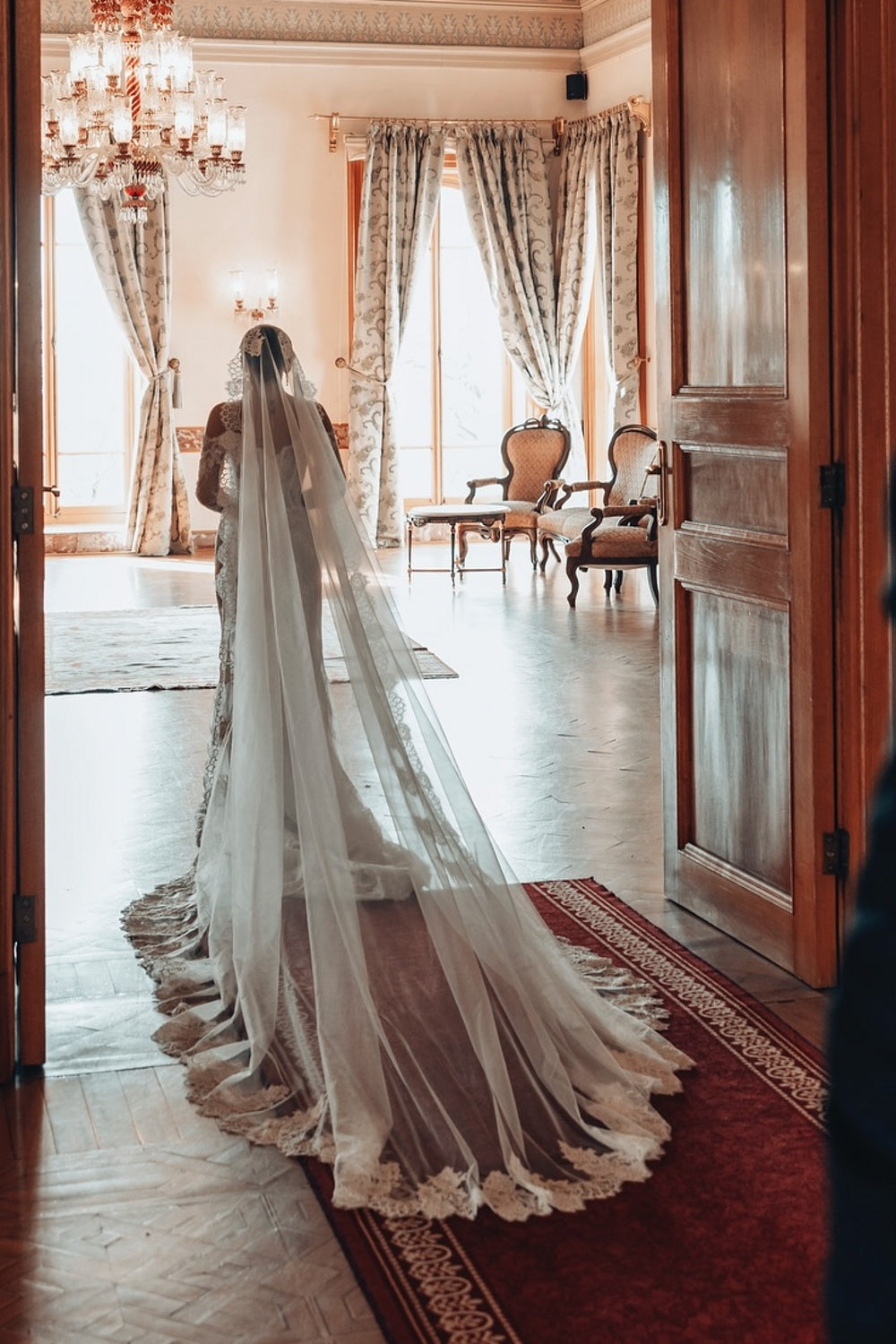 Dressystars White Wedding Dress Lace Mermaid Sweetheart Off The Shoulder Beaded Sleeves Sweep Train Bridal Gown