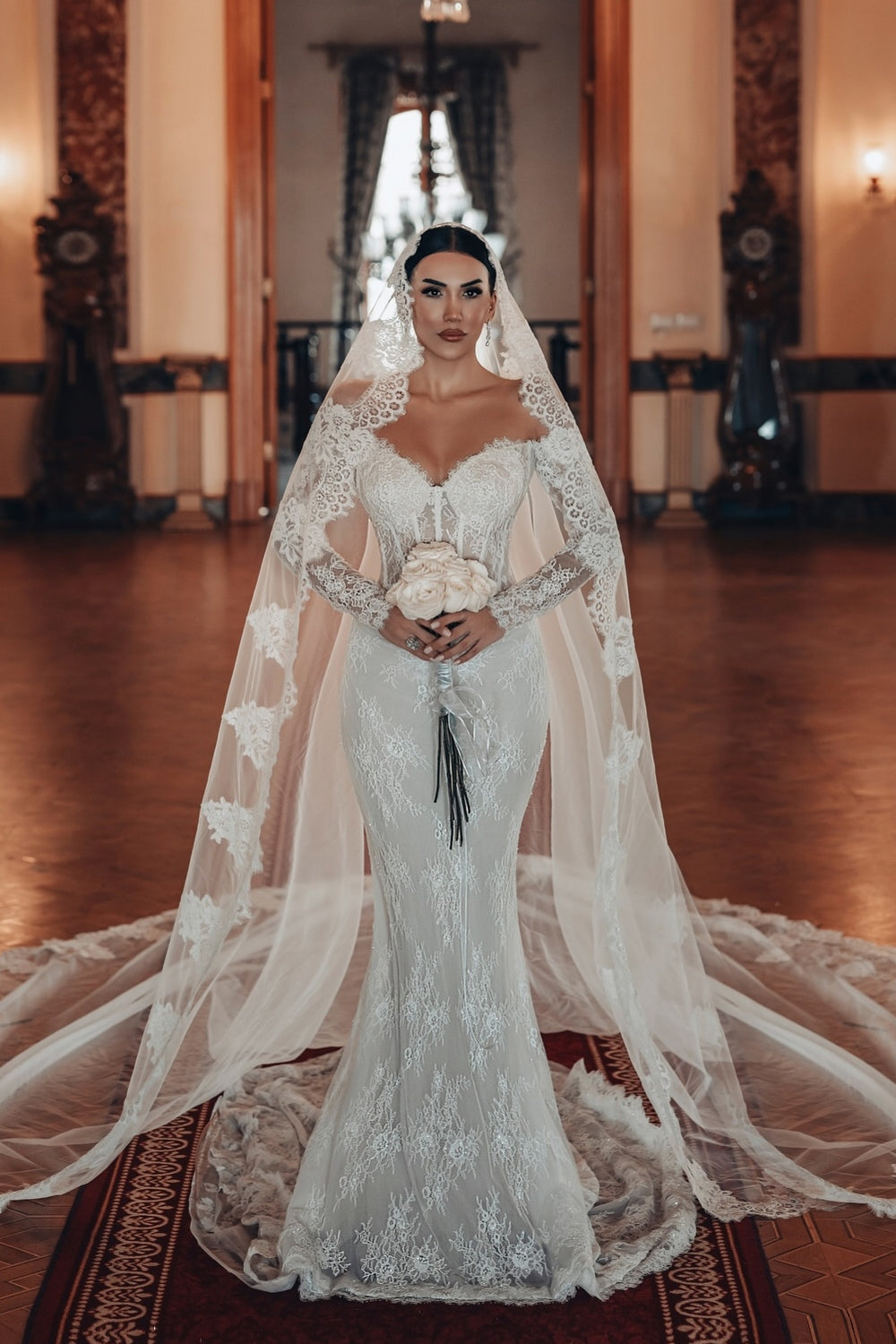 Dressystars White Wedding Dress Lace Mermaid Sweetheart Off The Shoulder Beaded Sleeves Sweep Train Bridal Gown