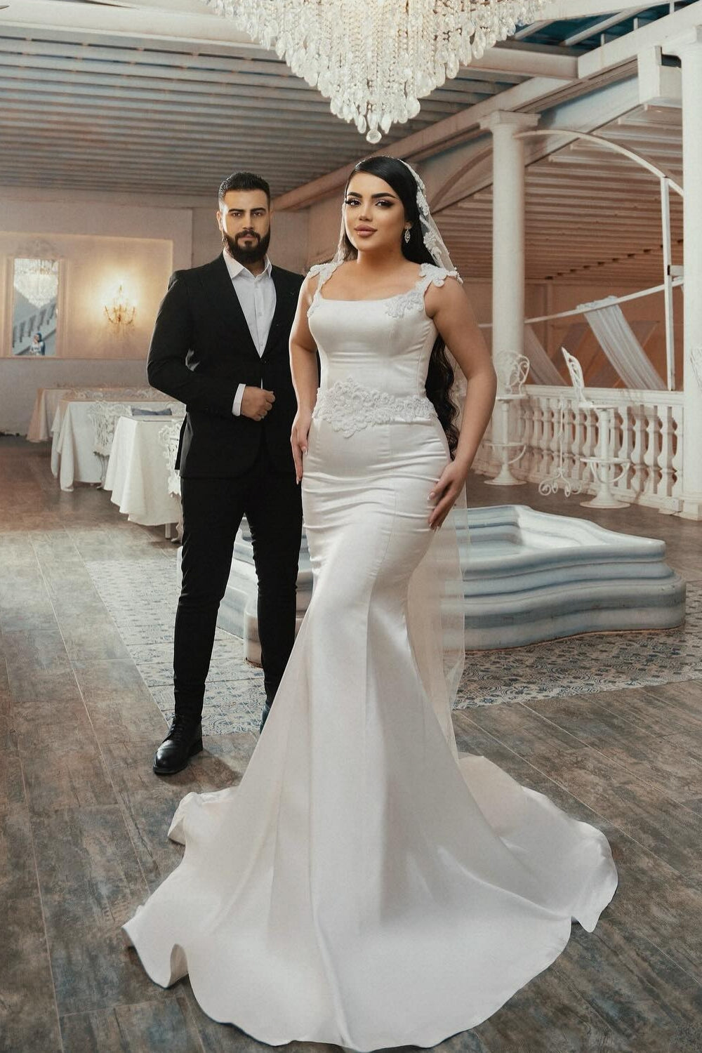 Dressystars White Wedding Dress Mermaid Spaghetti Strap Square Sleeveless Sweep Train Satin Bridal Gown With Appliques