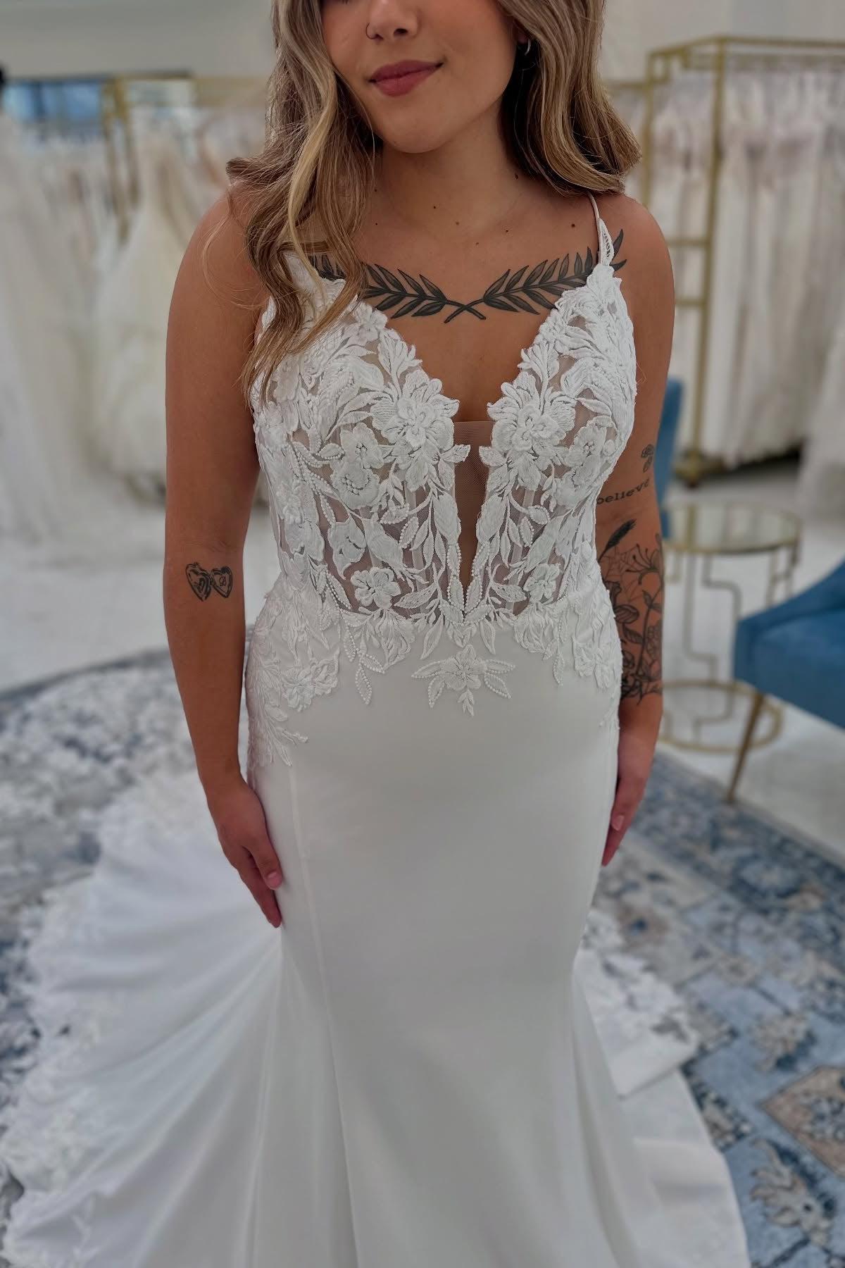 Dressystars White Wedding Dress Mermaid Spaghetti Straps Lace Chapel Train Satin Bridal Gown With Appliques