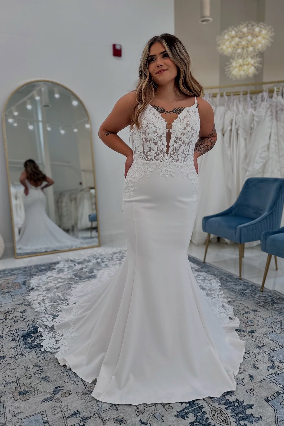 Dressystars White Wedding Dress Mermaid Spaghetti Straps Lace Chapel Train Satin Bridal Gown With Appliques