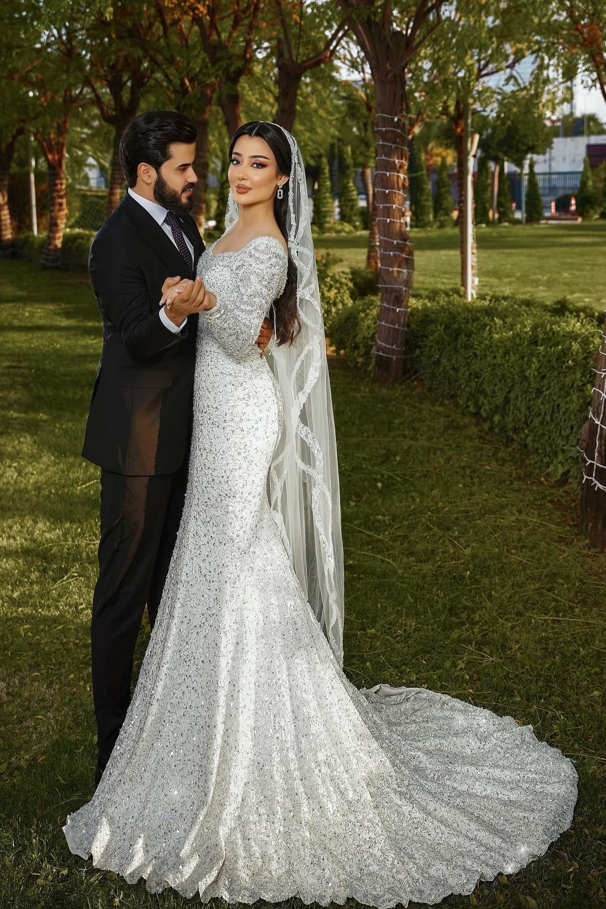 Dressystars White Wedding Dress Mermaid Square Sleeves Sequined Lace Sweep Train Tulle Bridal Gown