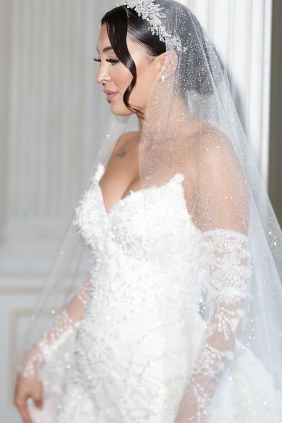 Dressystars White Wedding Dress Mermaid Strapless Sleeveless Lace Bridal Gown With Detachable Panel Train