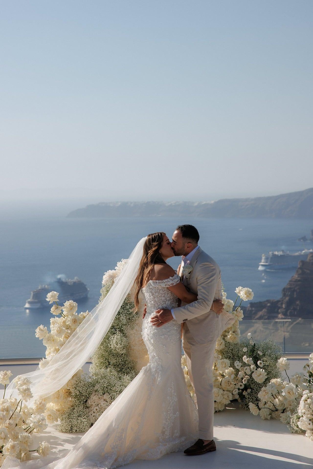 Dressystars White Wedding Dress Mermaid Sweetheart Off The Shoulder Sleeveless Sweep Train Tulle Bridal Gown With Appliques