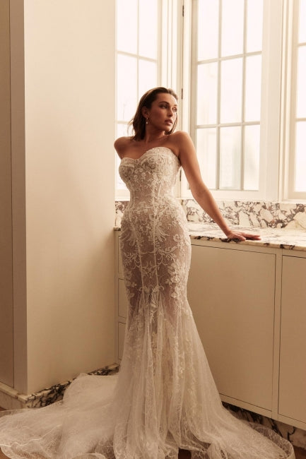 Dressystars White Wedding Dress Mermaid Sweetheart Sleeveless Sweep Train Tulle Lace Bridal Gown With Appliques