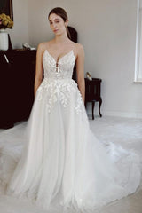 Dressystars White Wedding Dress Spaghetti Strap Sleeveless Beaded Cathedral Train Lace Tulle Bridal Gown