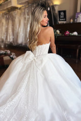 Dressystars White Wedding Dress Strapless A Line Sleeveless Floor Length Ball Gown Bridal Gown With Lace Bowknot