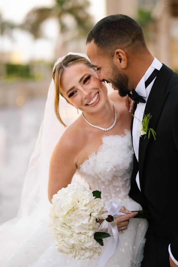 Dressystars White Wedding Dress Strapless Beaded Ball Gown Sleeveless Cathedral Train Tulle Bridal Gown With Appliques